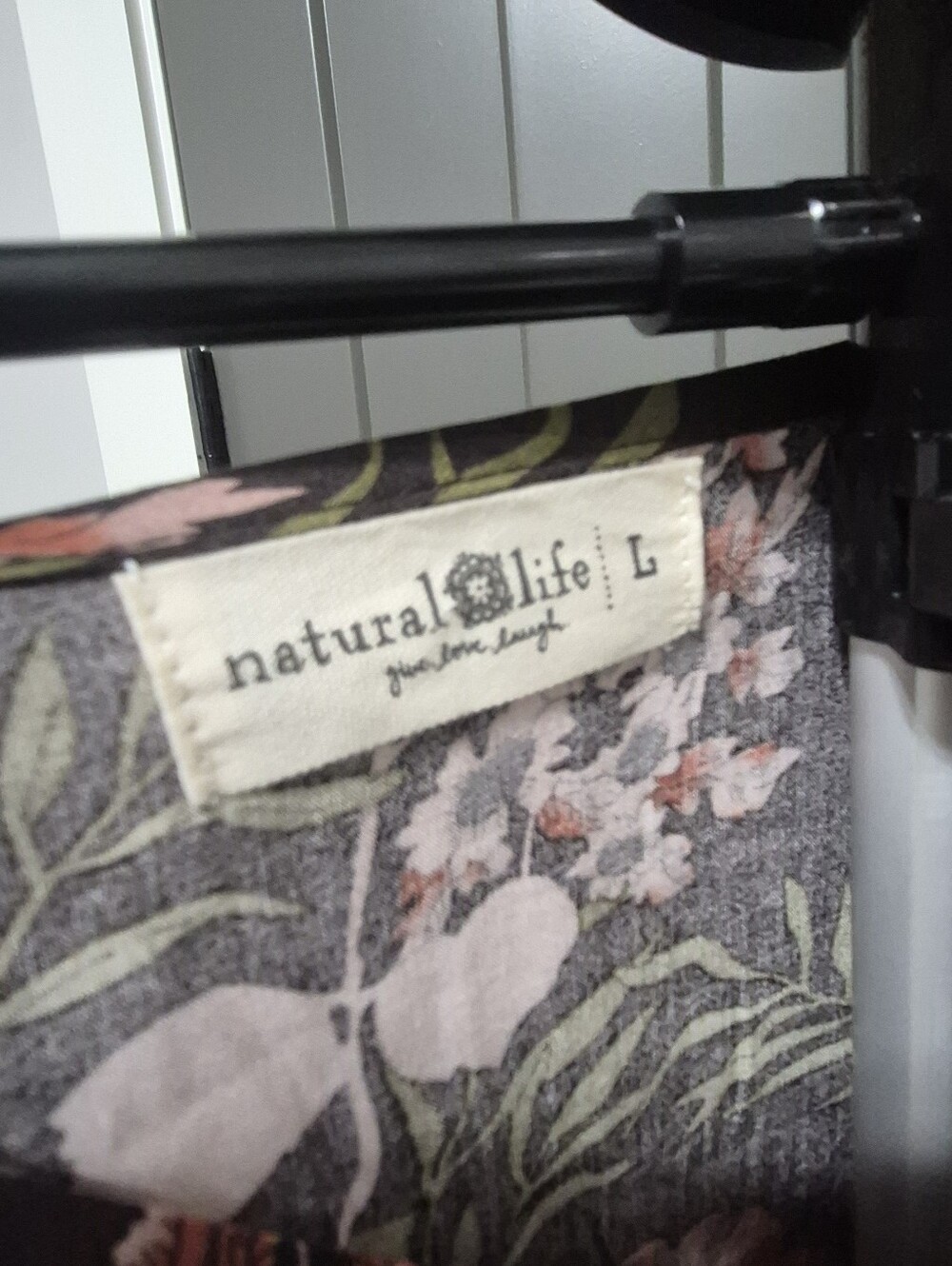 Natural Life Floral Boho Blouse Size L Flowy V Neck Rayon Top - Picture 5 of 6